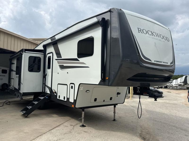 New 2026 Forest River RV Rockwood Signature R331RL Fifth Wheel at