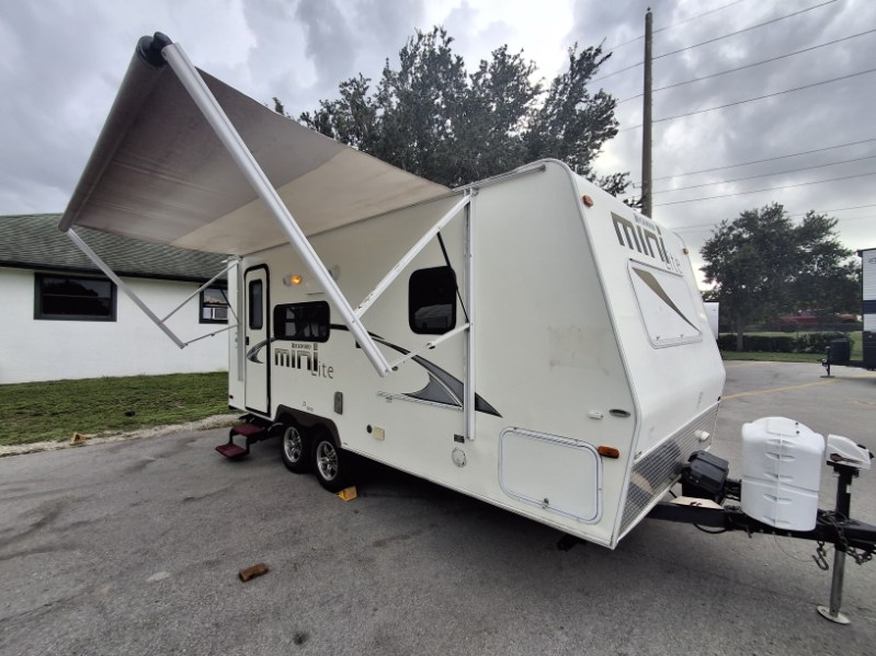 Used 2014 Forest River RV Rockwood Mini Lite 2109S Travel Trailer