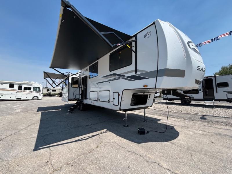 5台　リファレイ New 2026 Forest River RV Sabre 36FLX Fifth Wheel at The RV Store